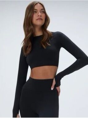 Adanola Black Long-Sleeve Crop Top Activewear